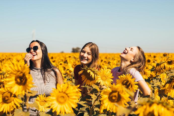 FEMMES HEUREUSES